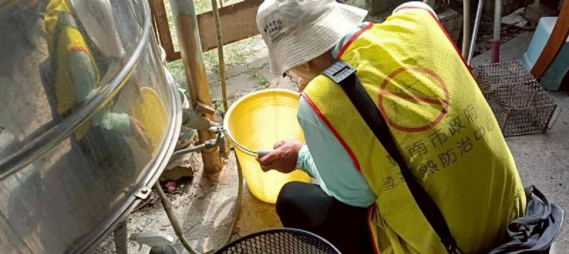 持續對本土病例居住地及工作地等區域加強孳生源清除及環境巡檢 持續對本土病例居住地及工作地等區域加強孳生源清除及環境巡檢